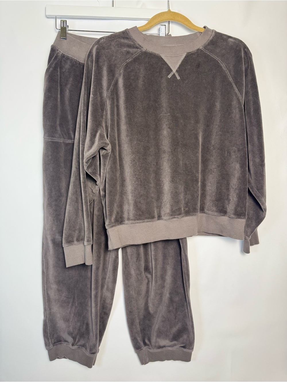Pact Organic Cotton Velour Lounge Set in Clay Brown